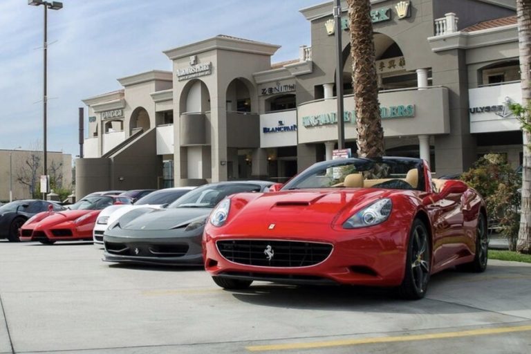 How Car Rental Companies Drive Tourism in Dubai